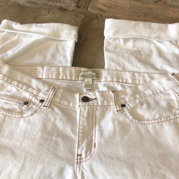 Abercrombie and Fitch White Denim Jeans size 8 - Picture 9 of 14